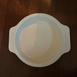 Lorena Bella Kitchen Collection White and Black Circle/Round Baking Pan